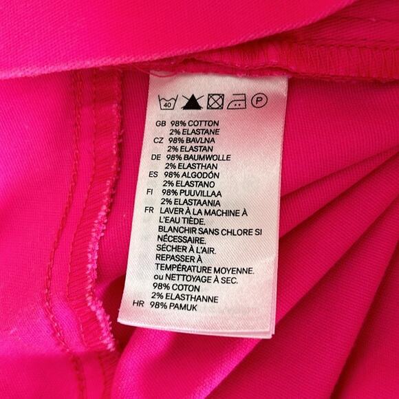 H&M women’s size 12 Hot Pink Skinny legs stretchy jean. Side zipper, no pockets - Picture 3 of 7